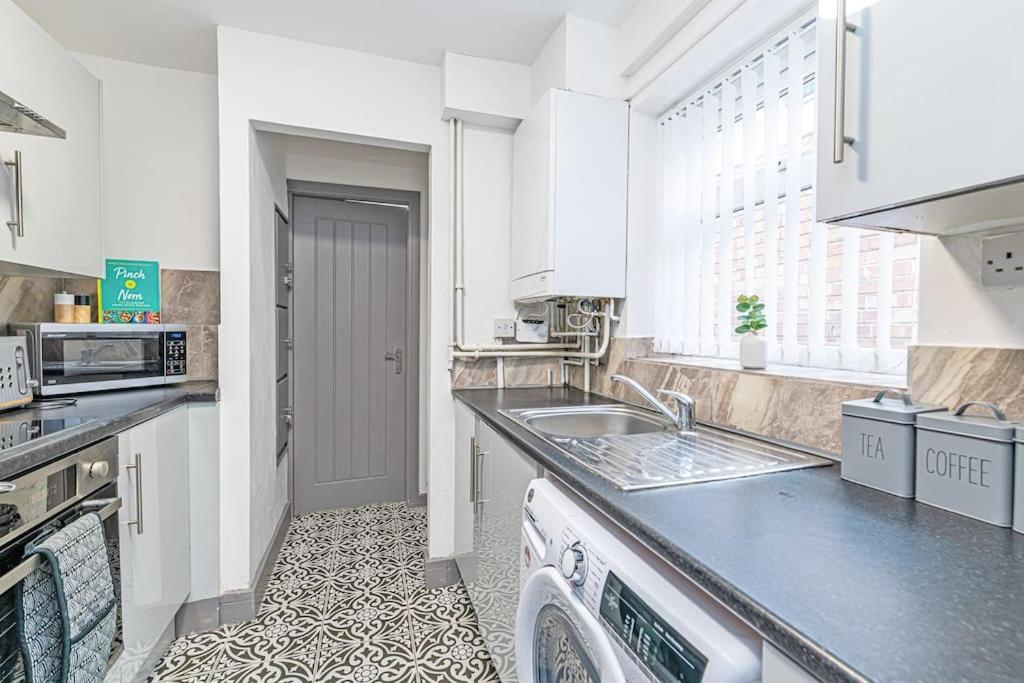 3 Bedroom Holiday House 利物浦 外观 照片